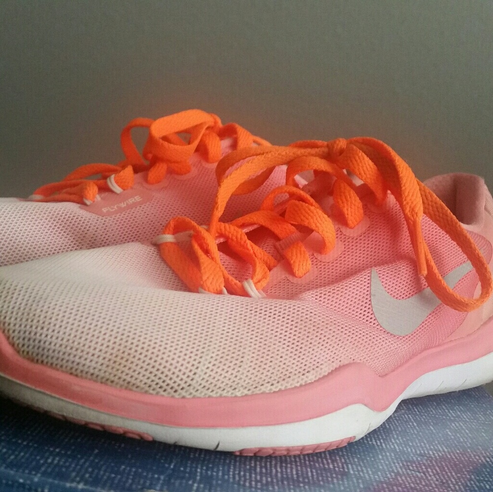 Nike Free Runner in Coral
